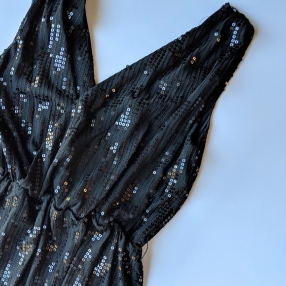NWT Express V-neck Black Dress with Sequins - Picture 4 of 6
